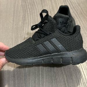 Adidas toddler all black